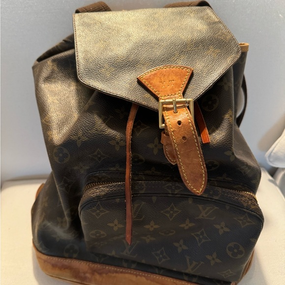 LOUIS VUITTON
Monogram Montsouris GM Backpack This is the authentic - Picture 10 of 16